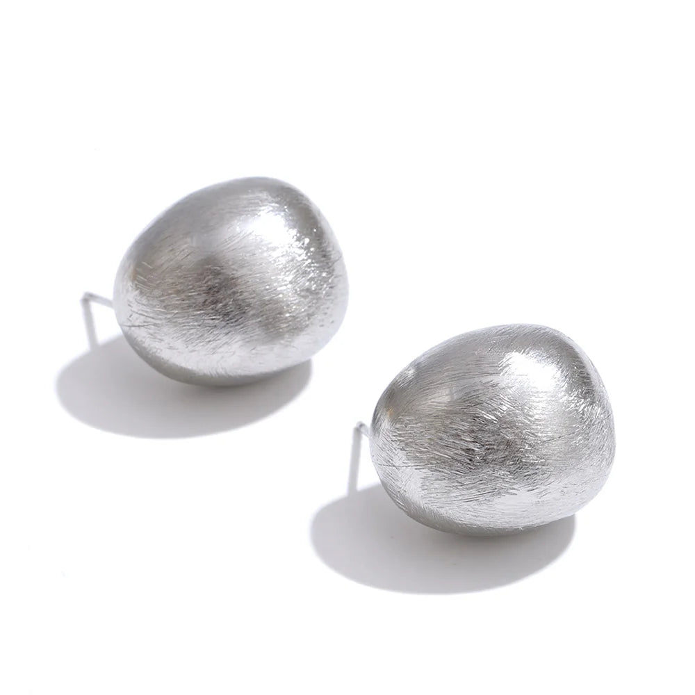 Vintage geometric earrings in gold-plated stainless steel.