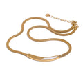 Shell geometric chain necklace in gold-plated stainless steel with shell.