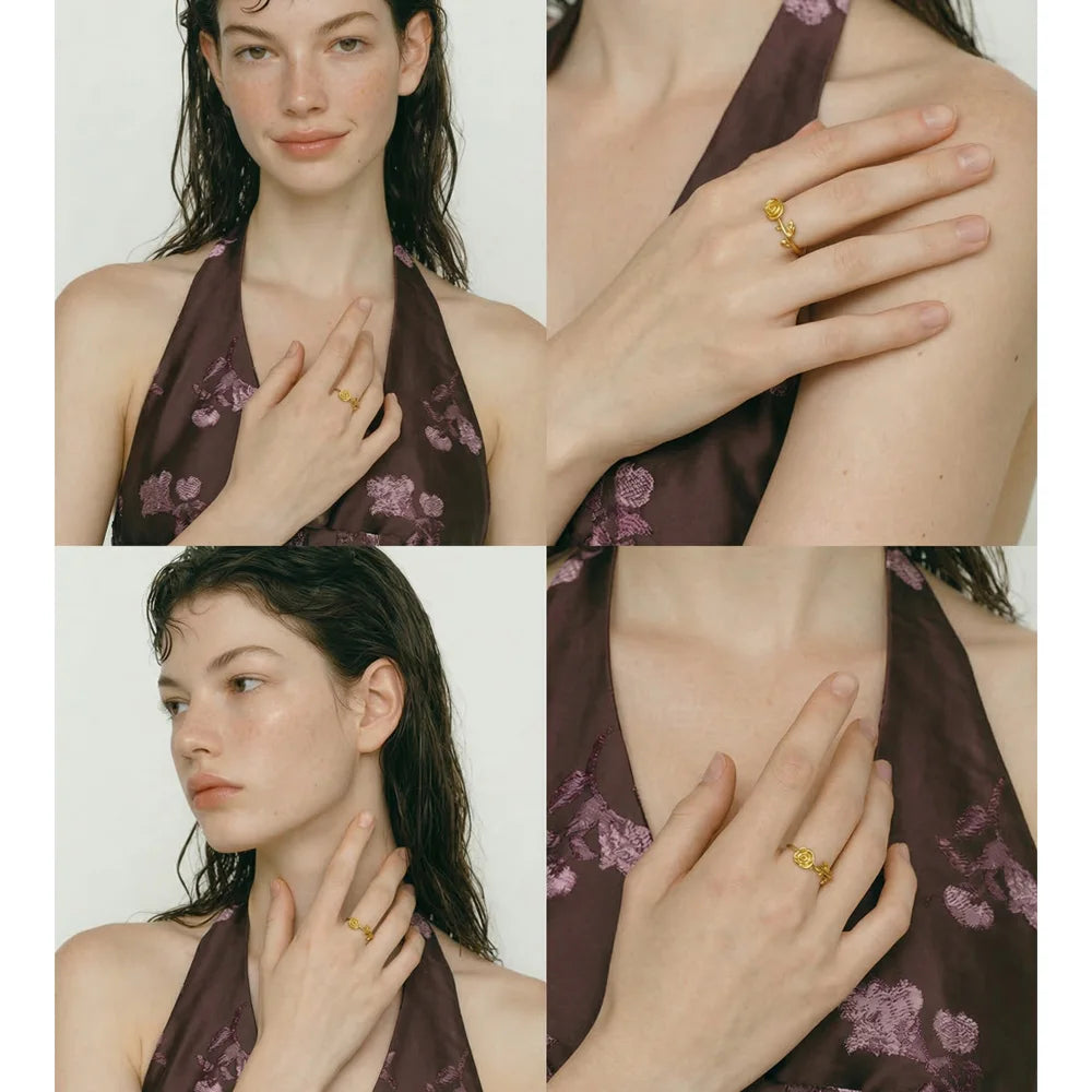 Flower geometric ring in 18K gold-plated stainless steel.