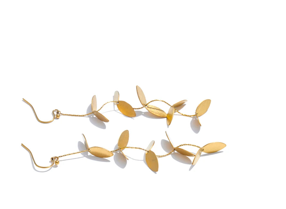 Vintage geometric earrings in gold-plated stainless steel.
