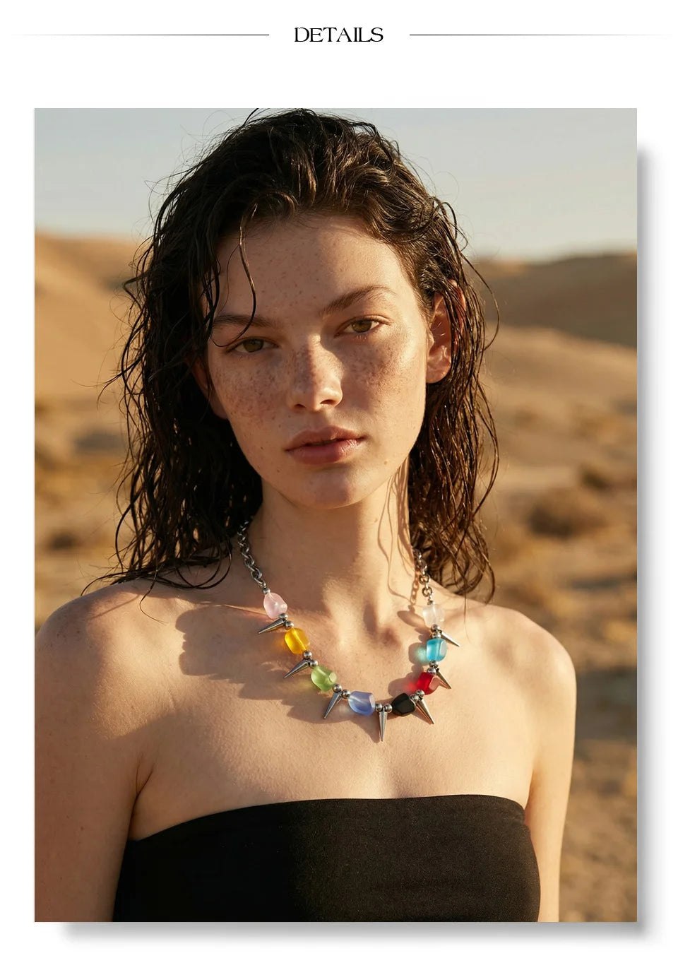 Acrylic natural stone multi-color necklace in gold-plated stainless steel with natural stone and acrylic.