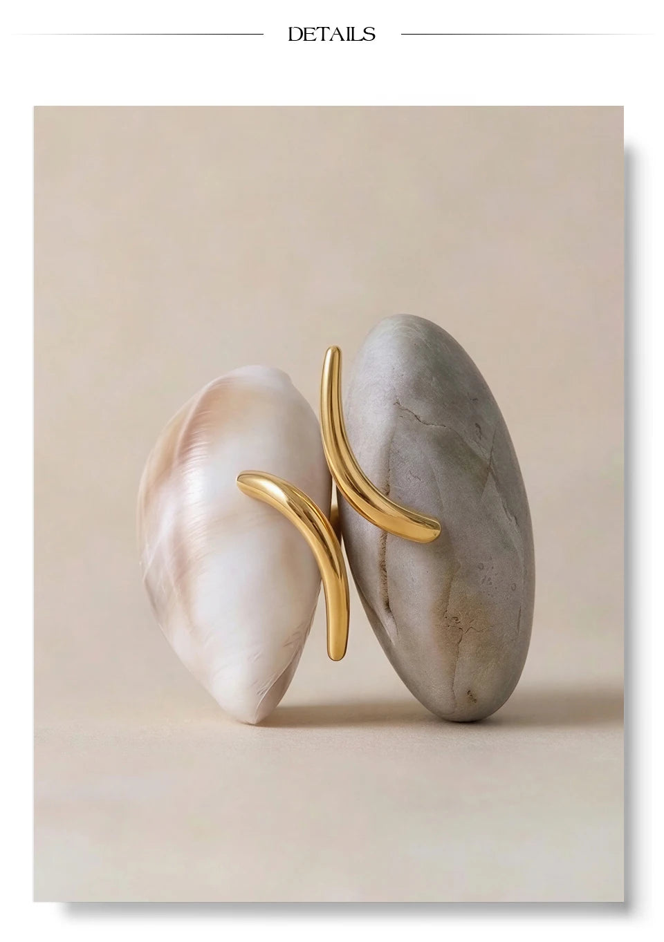 Minimalist geometric ring in gold-plated stainless steel.