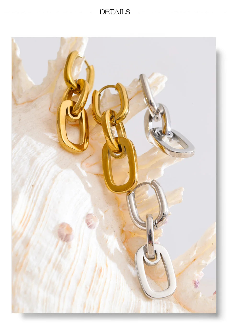 Geometric earrings in gold-plated stainless steel.