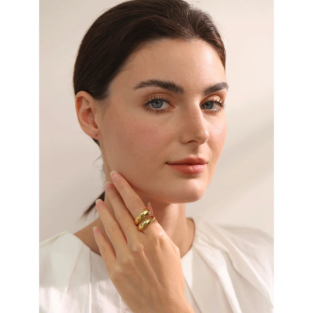 Geometric ring in 18K gold-plated stainless steel.