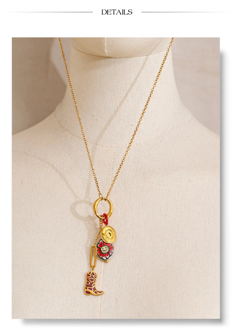 Flower geometric necklace in gold-plated stainless steel.