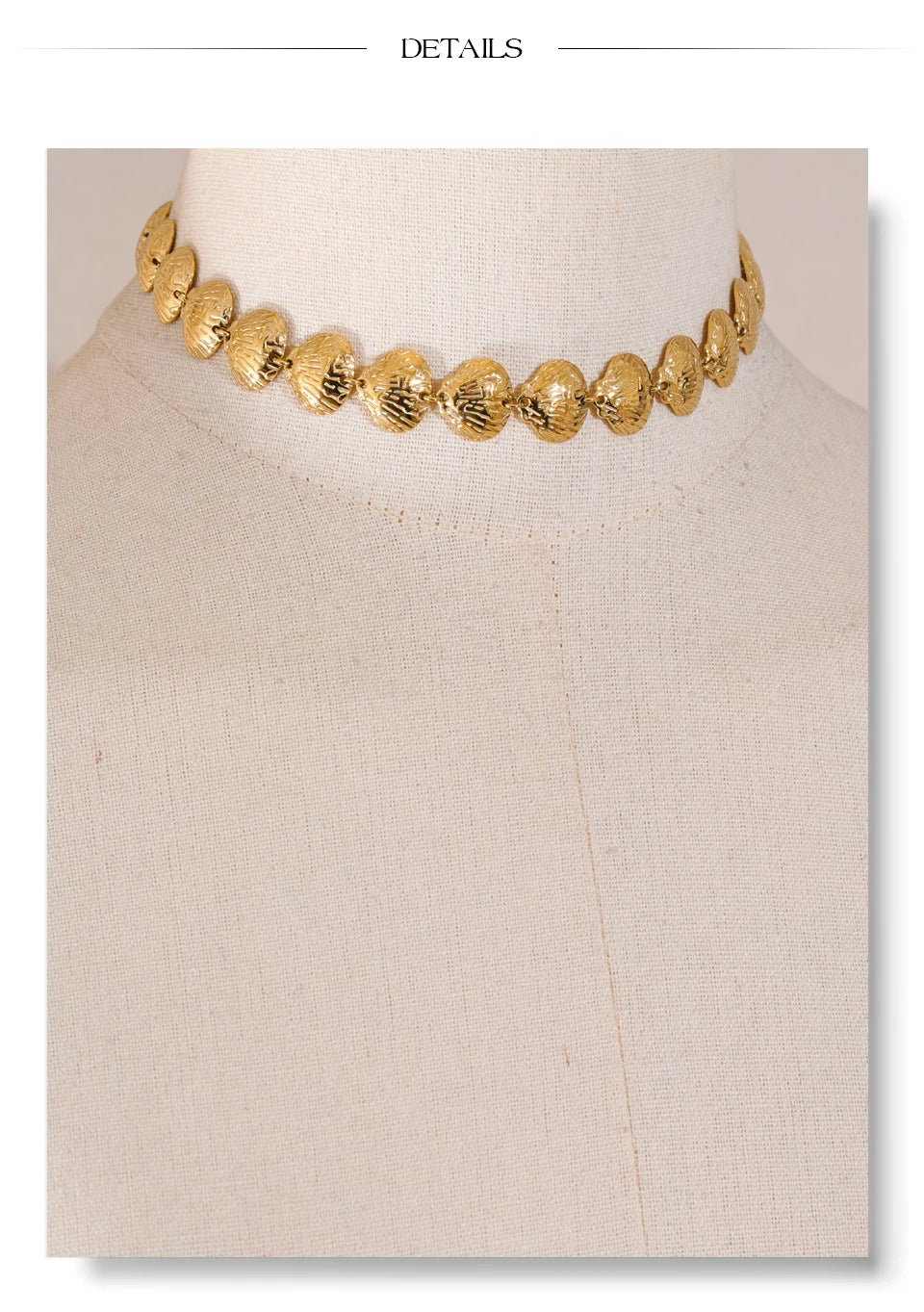 Shell hammered geometric necklace in gold-plated stainless steel with shell.