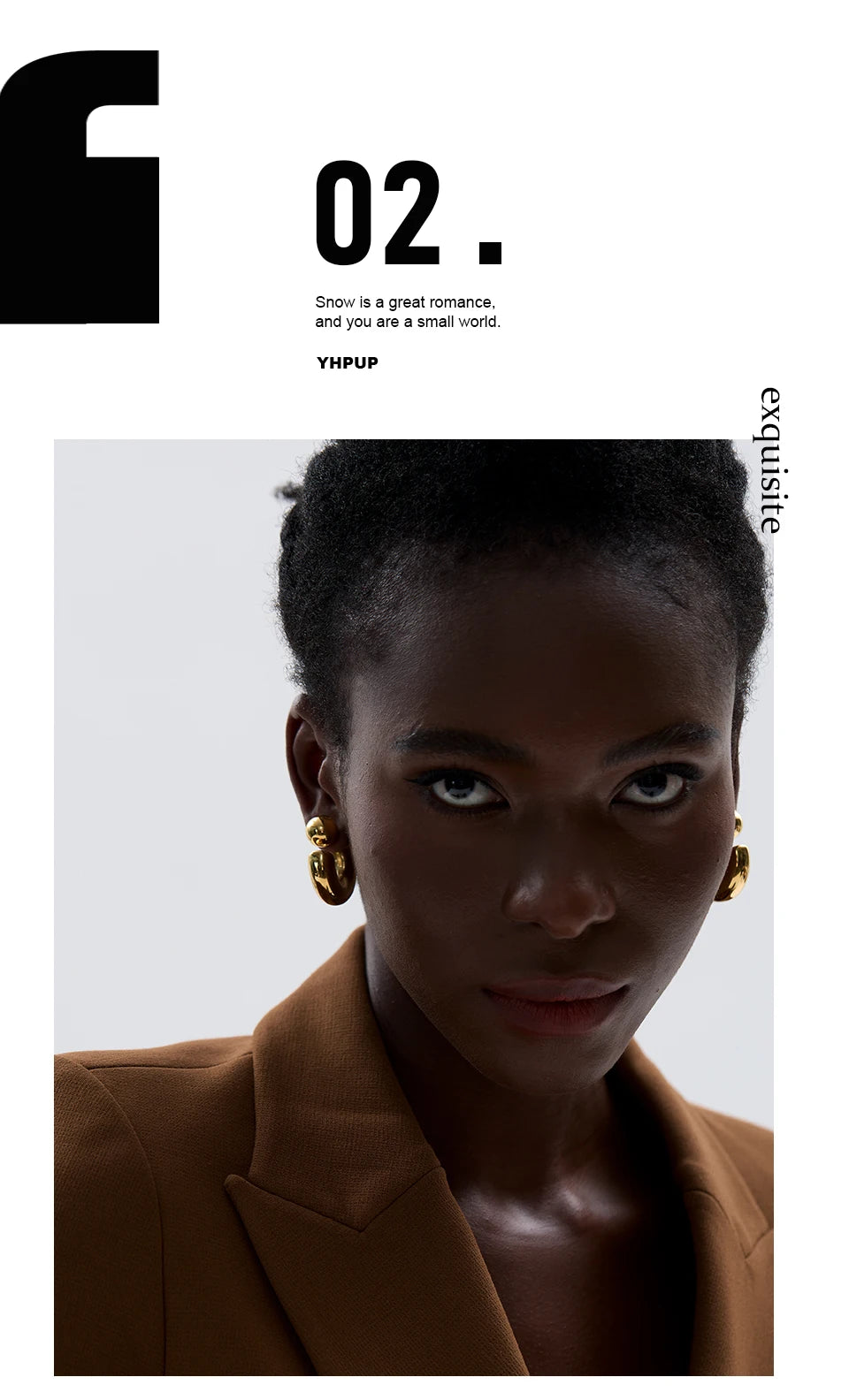 Geometric earrings in gold-plated stainless steel.