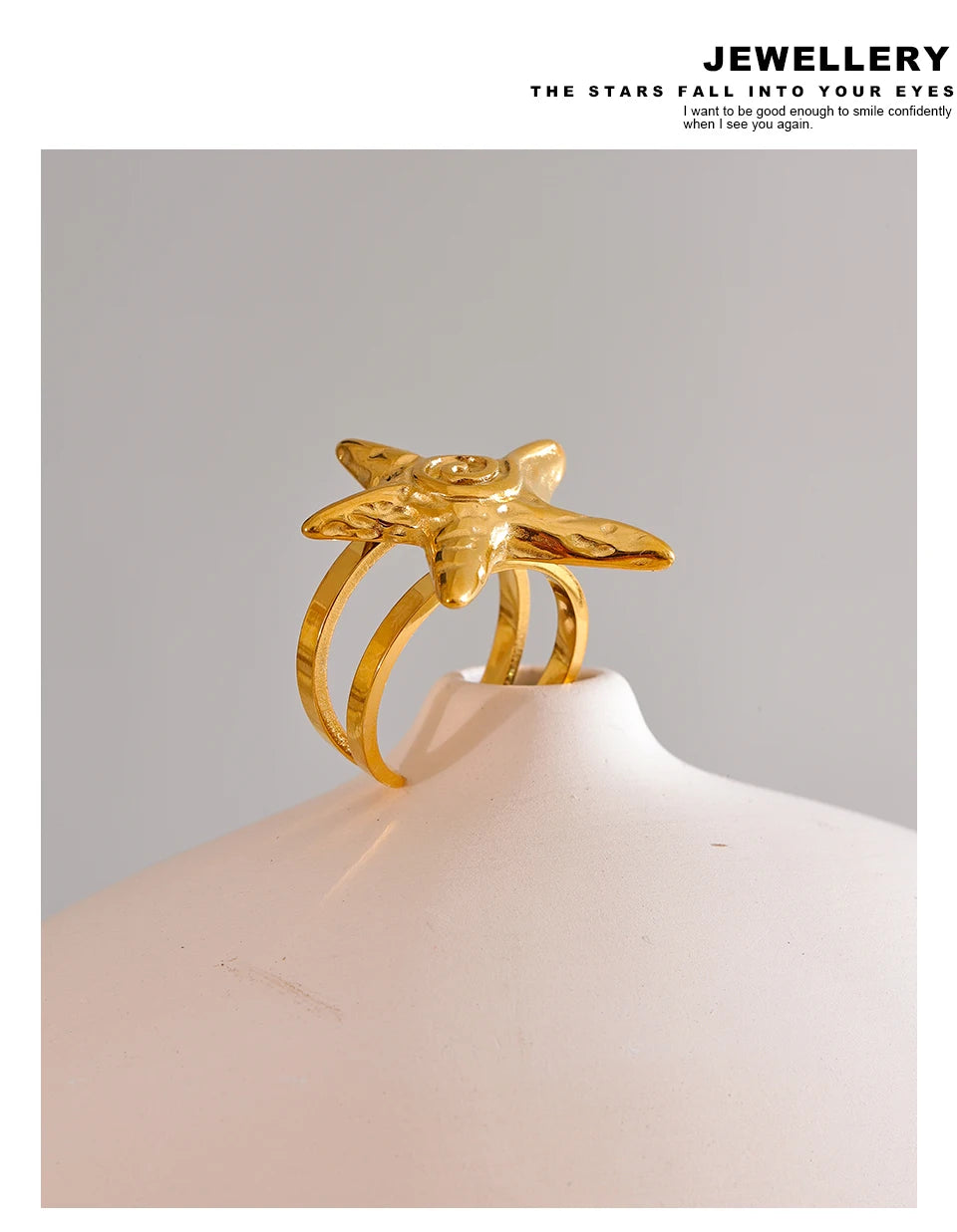 Star ring in 18K gold-plated 316L stainless steel.
