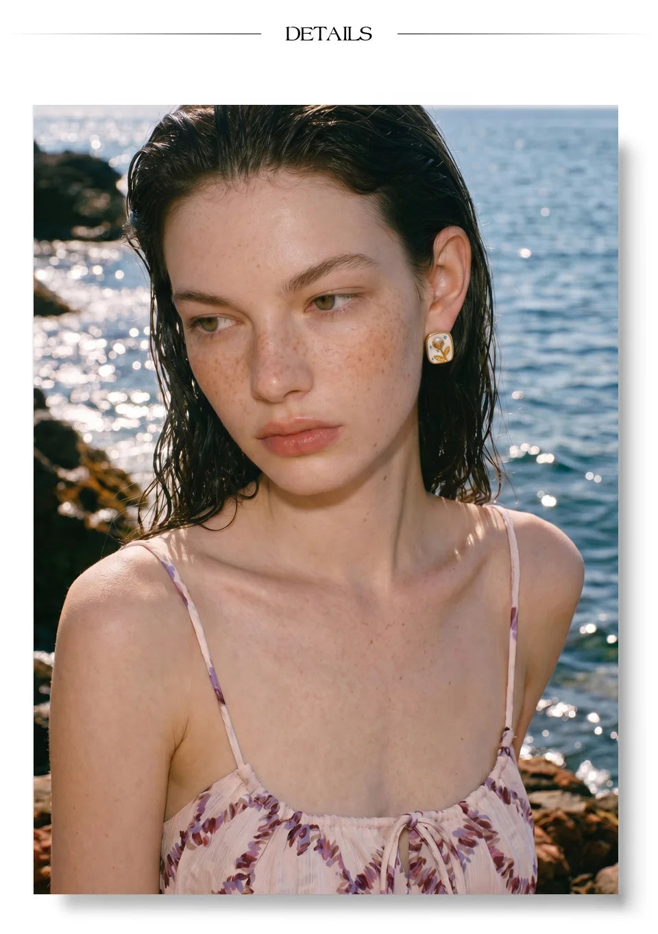 Pearl enamel flower earrings in gold-plated stainless steel with pearl and enamel.