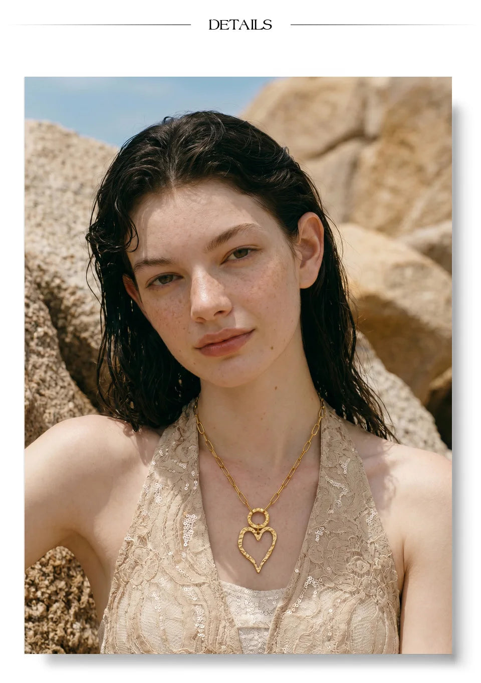 Heart necklace in gold-plated stainless steel.