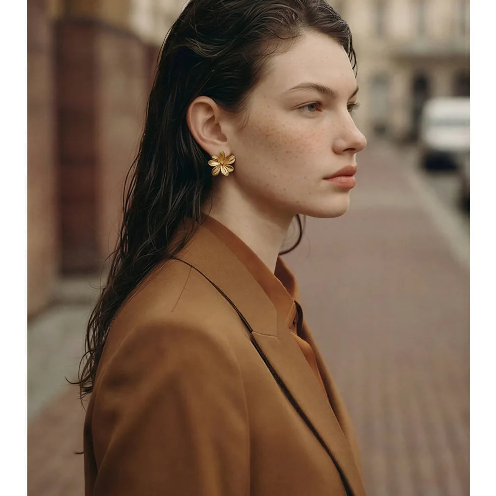 Flower Earrings — Gold-Plated Stainless Steel · PS2133
