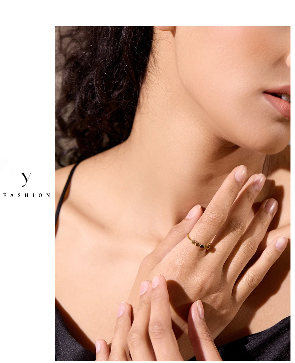 Beaded geometric ring in 18K gold-plated stainless steel.