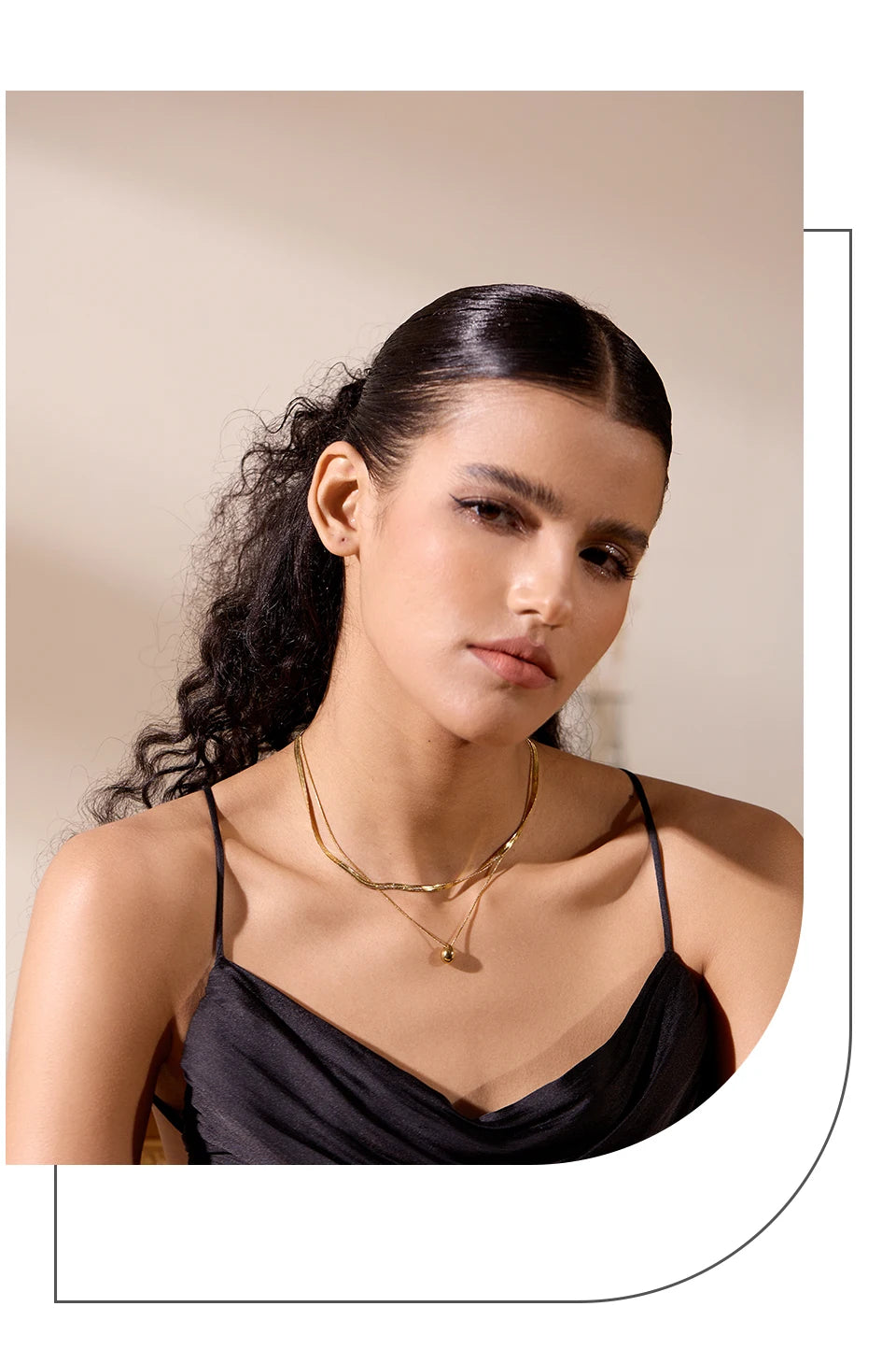Snake geometric chain necklace in gold-plated stainless steel.