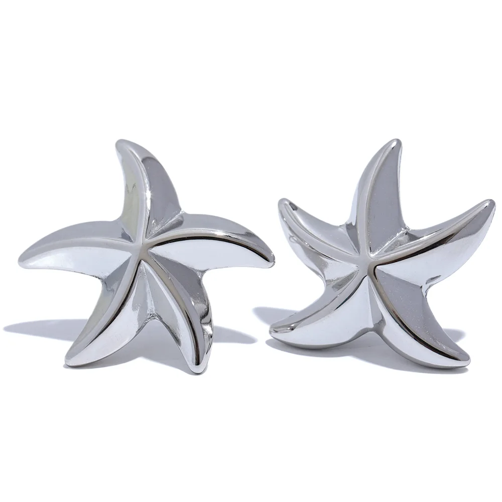 Star earrings in gold-plated 316L stainless steel.