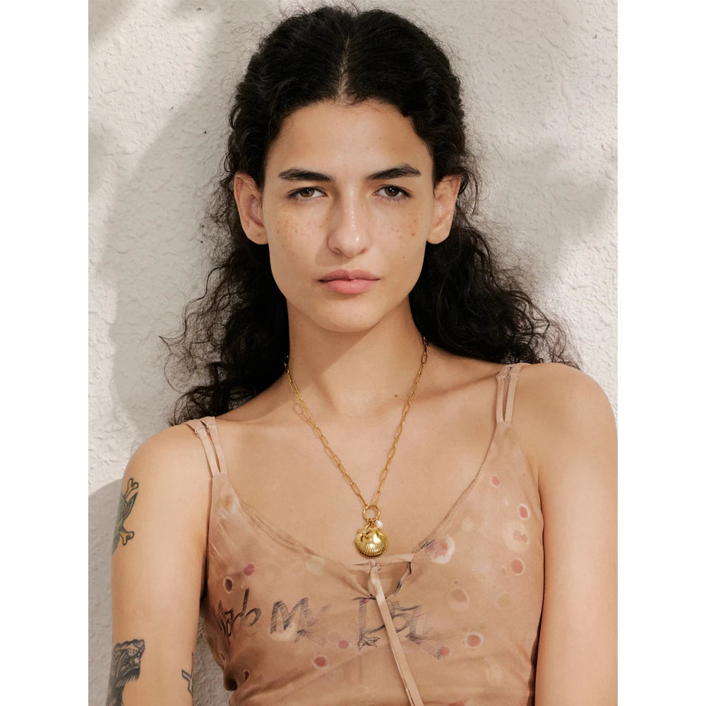 Freshwater Pearl Shell Star Necklace — Gold-Plated Stainless Steel with Freshwater Pearl and Shell · PS2305