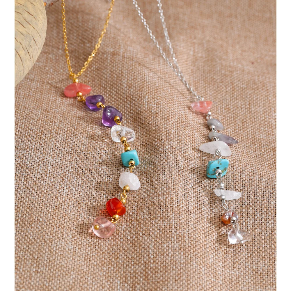 Resin natural stone multi-color necklace in gold-plated stainless steel with natural stone and resin.