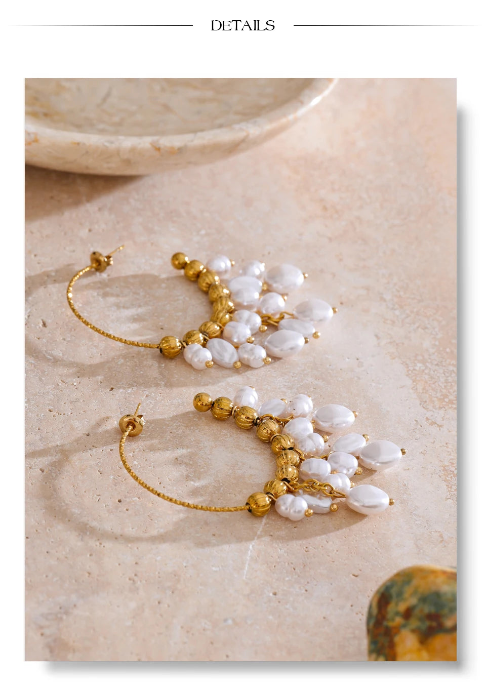 Pearl geometric earrings in gold-plated stainless steel with pearl.