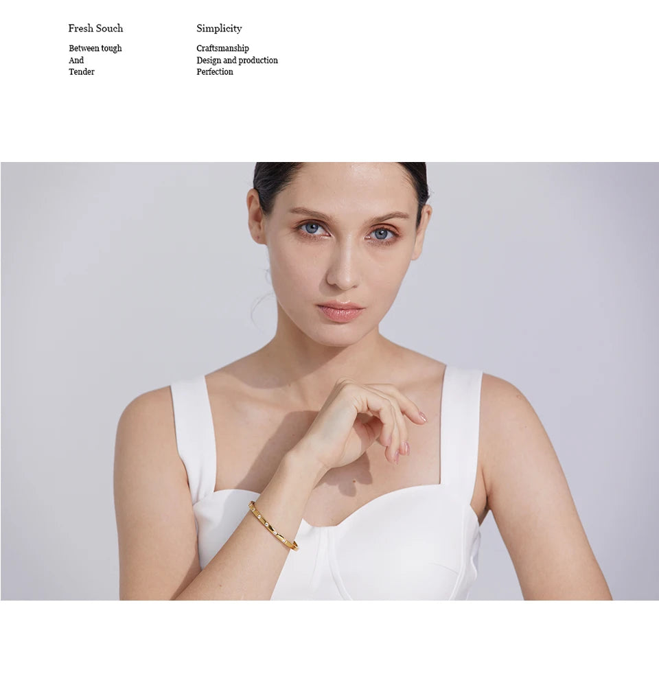 Cubic Zirconia Geometric Bracelet — Gold-Plated Stainless Steel with Cubic Zirconia · PS2077