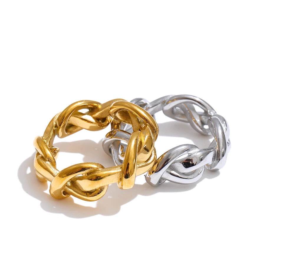 Geometric chain ring in 18K gold-plated stainless steel.
