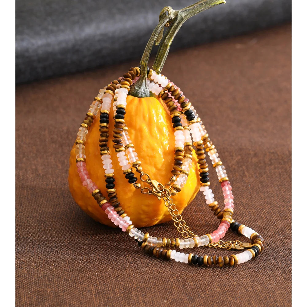 Pink natural stone beaded necklace in gold-plated stainless steel with natural stone.
