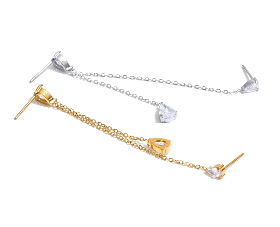 Cubic zirconia chain earrings in gold-plated stainless steel with cubic zirconia.