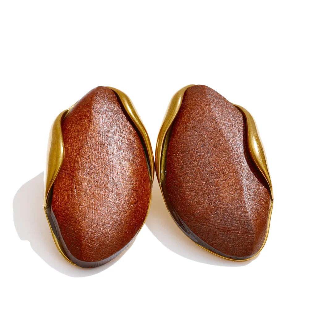Geometric earrings in gold-plated stainless steel.