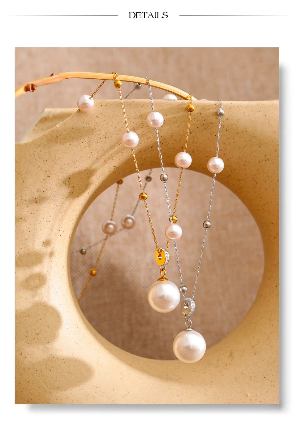 Pearl geometric chain necklace in gold-plated stainless steel with pearl.
