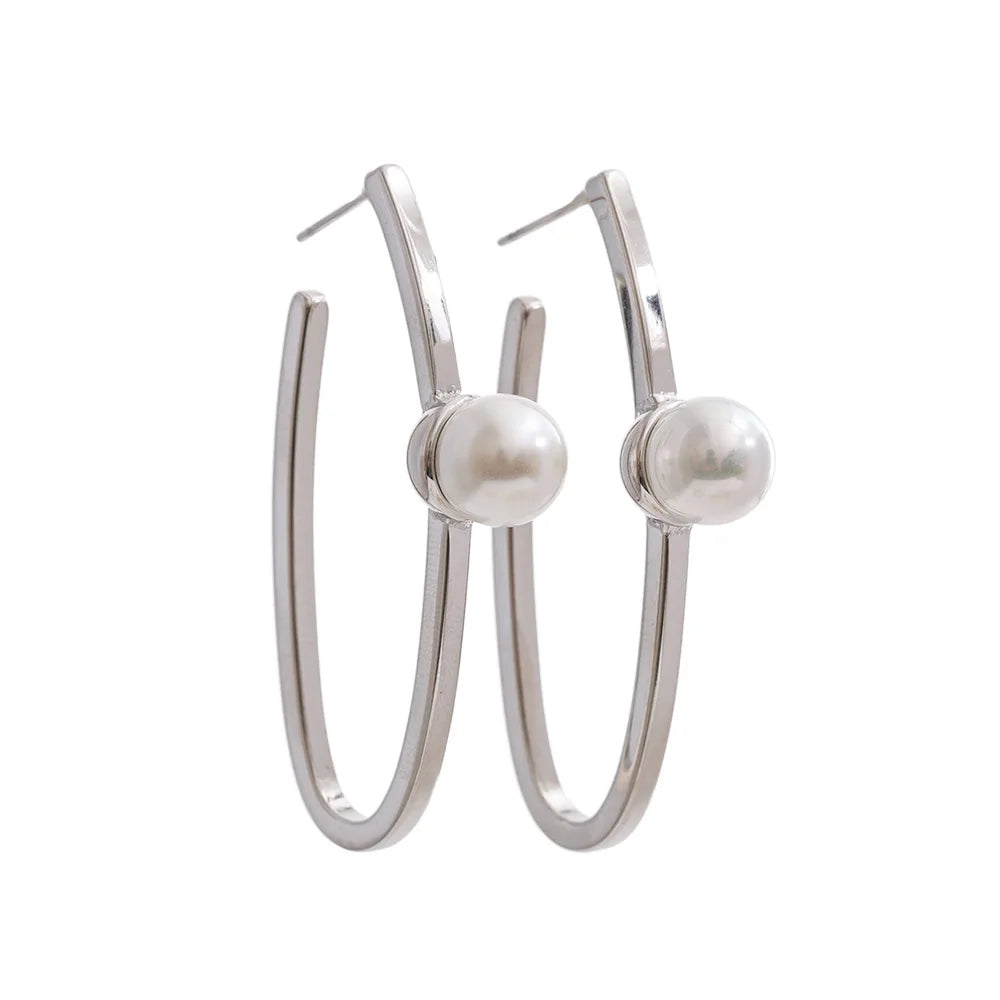 Pearl geometric earrings in gold-plated stainless steel with pearl.