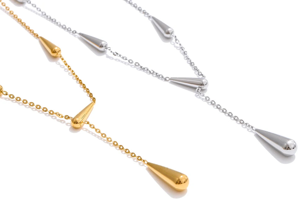 Geometric necklace in gold-plated stainless steel.