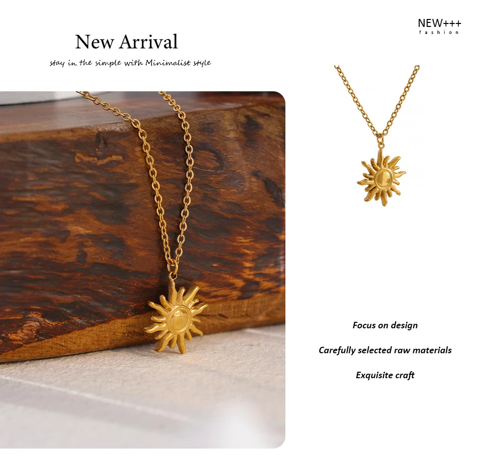 Sun geometric necklace in gold-plated stainless steel.