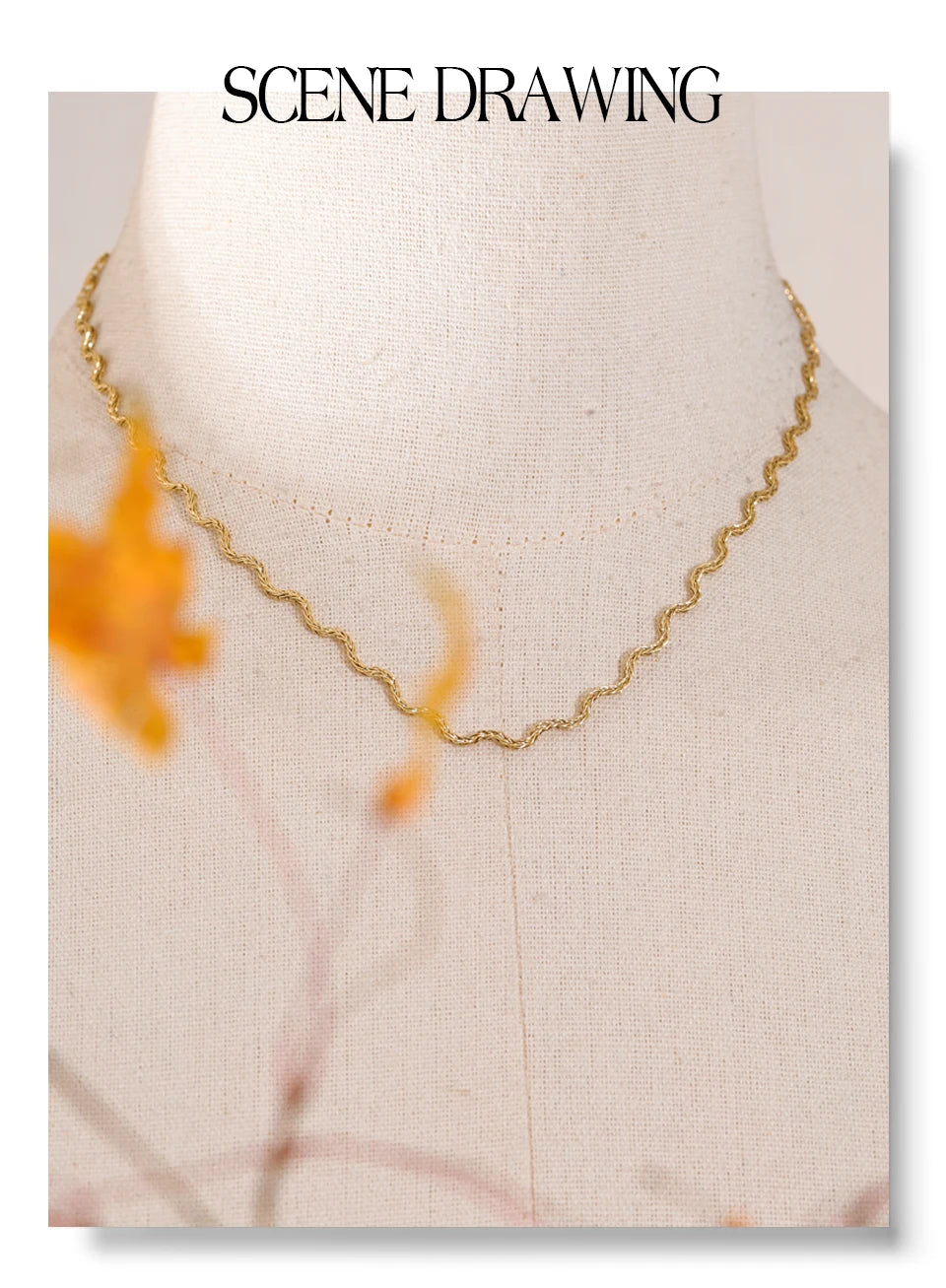 Geometric chain necklace in gold-plated stainless steel.