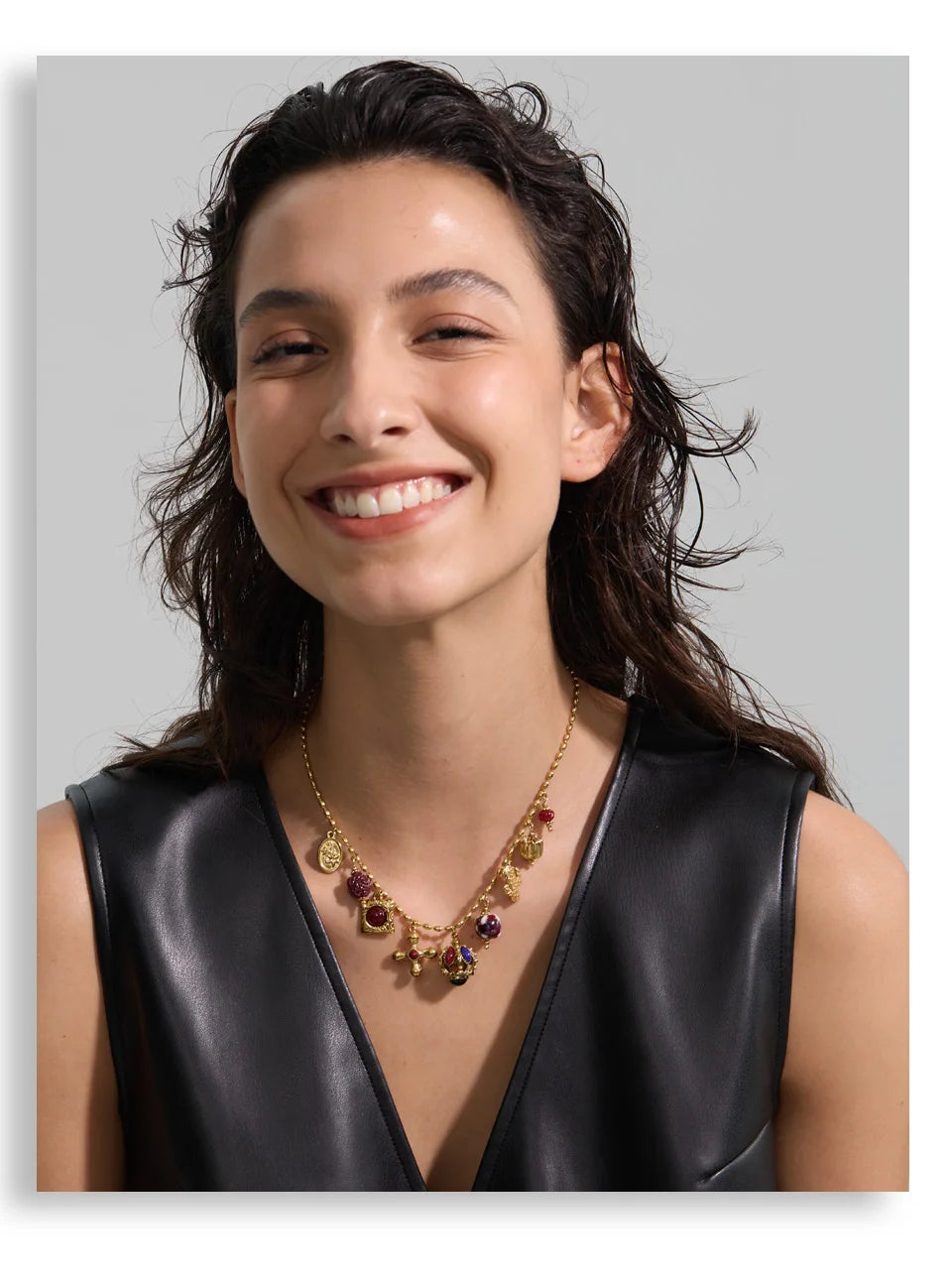 Resin acrylic cross necklace in gold-plated stainless steel with resin and acrylic.