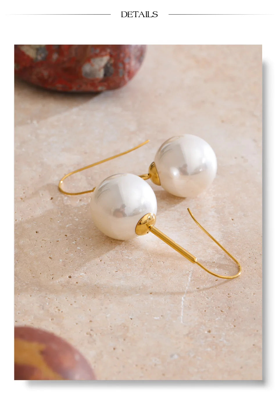 Pearl geometric earrings in gold-plated stainless steel with pearl.
