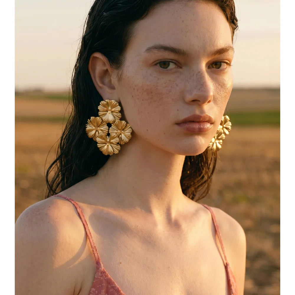 Flower Earrings — 14K Gold-Plated Stainless Steel · PS1379
