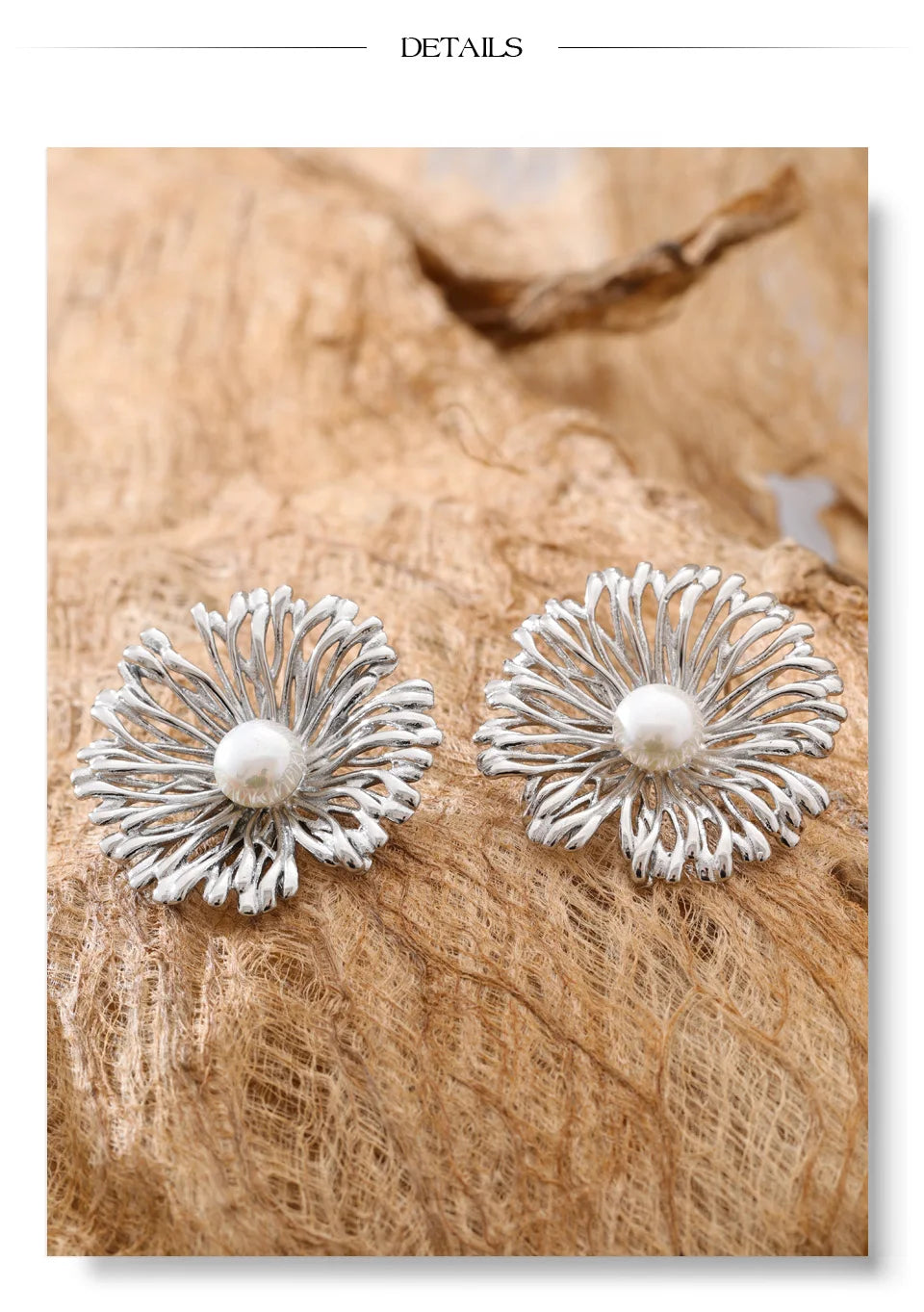 Pearl flower earrings in gold-plated stainless steel with pearl.