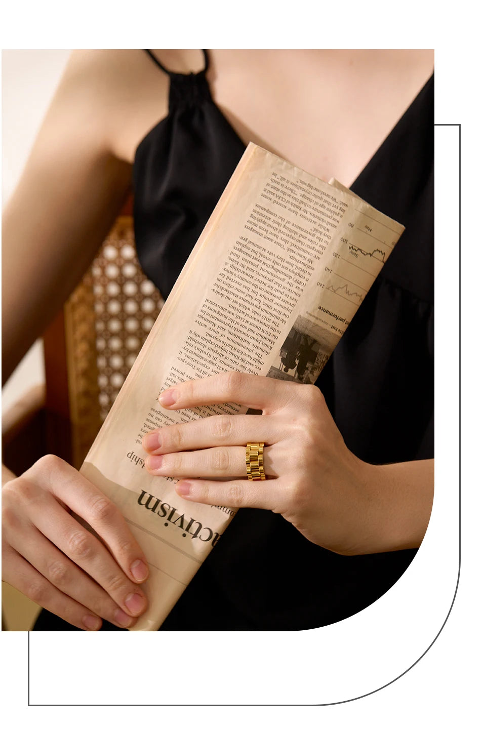 Geometric chain ring in gold-plated stainless steel.