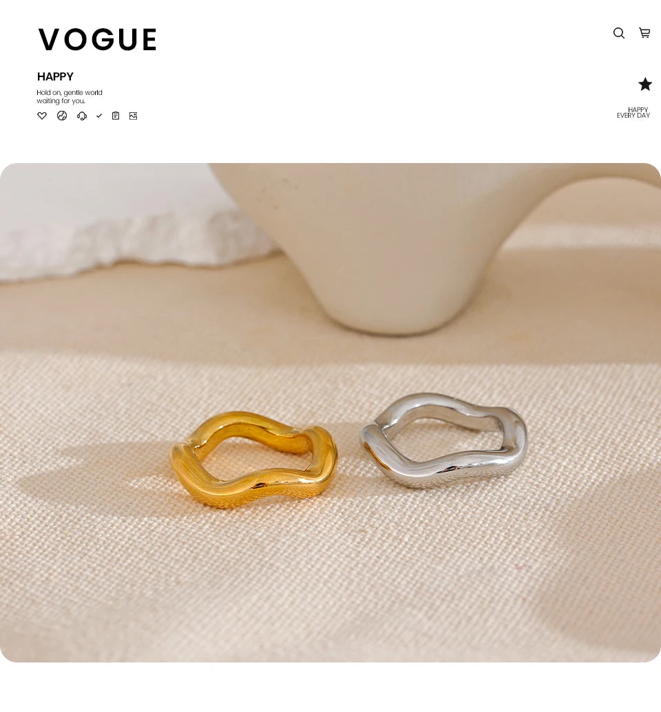 Geometric ring in 18K gold-plated stainless steel.