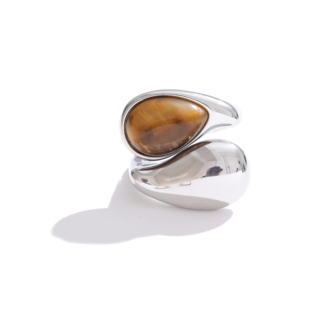Natural stone geometric ring in gold-plated 316L stainless steel with natural stone.