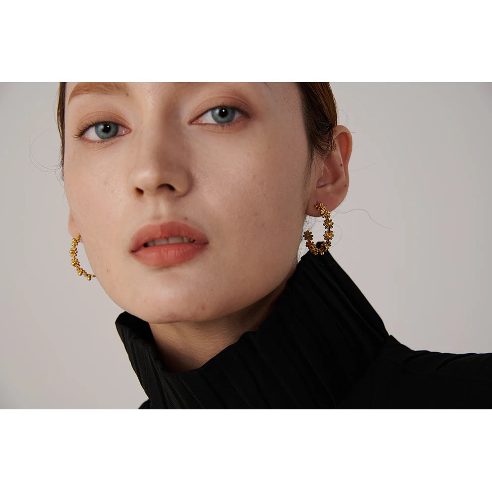 Flower Geometric Earrings — Gold-Plated Stainless Steel · PS1873
