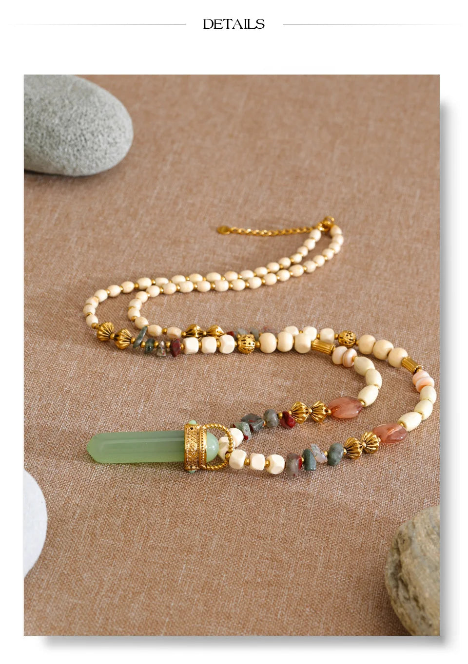 Resin acrylic natural stone necklace in gold-plated stainless steel with natural stone and resin.