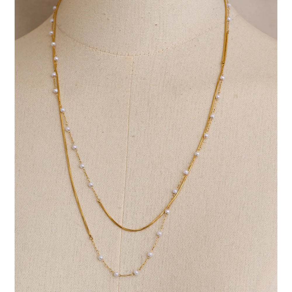 Pearl geometric chain necklace in gold-plated stainless steel with pearl.