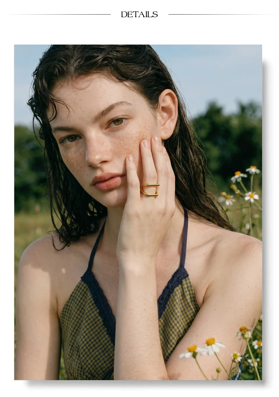 Geometric ring in 18K gold-plated stainless steel.