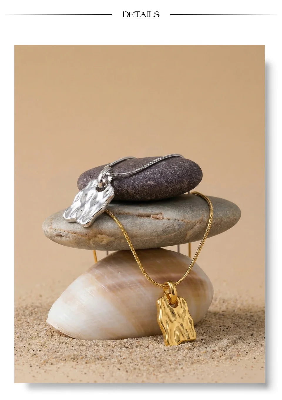 Geometric necklace in gold-plated stainless steel.