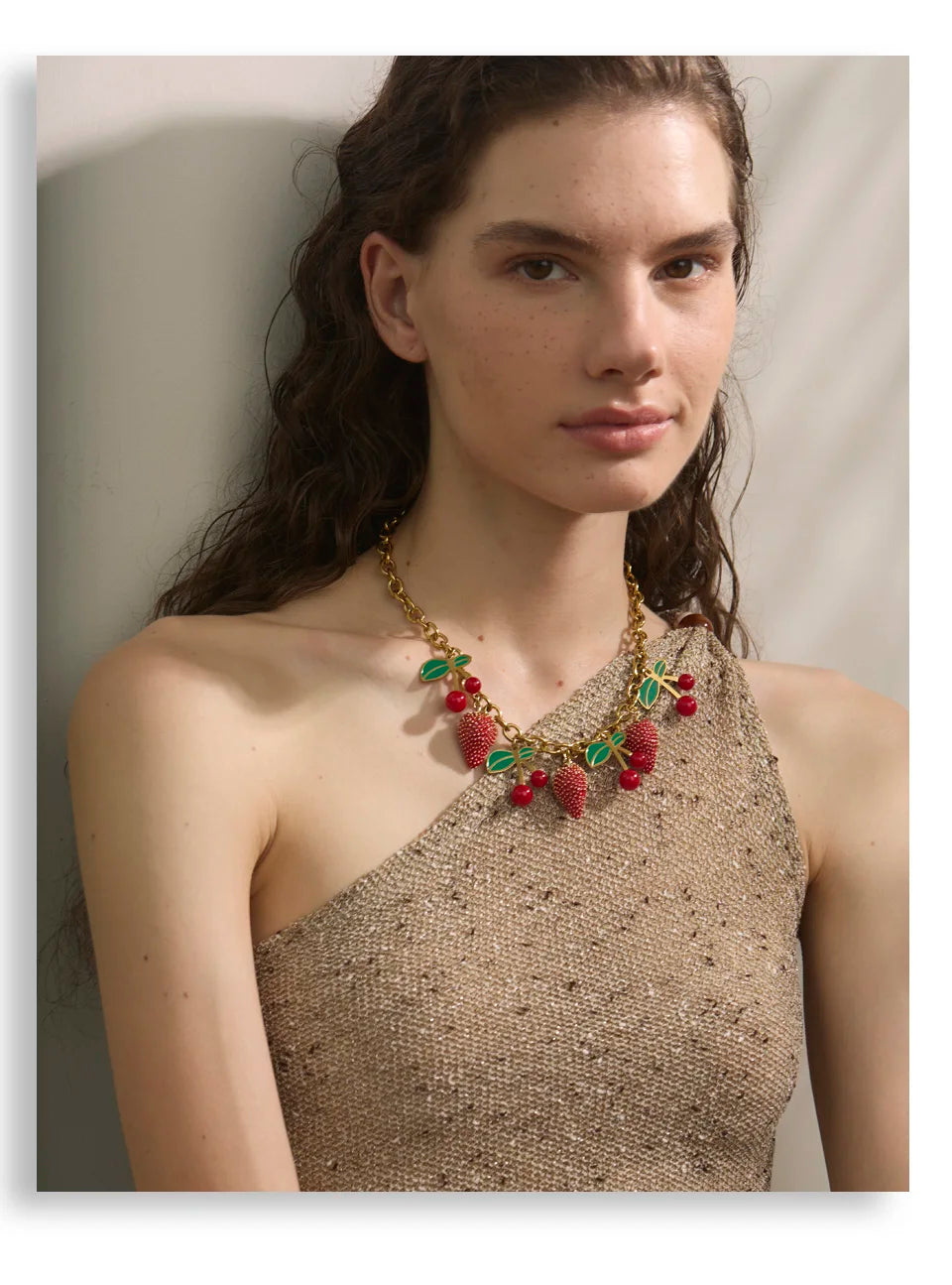Red acrylic enamel necklace in gold-plated stainless steel with acrylic and enamel.