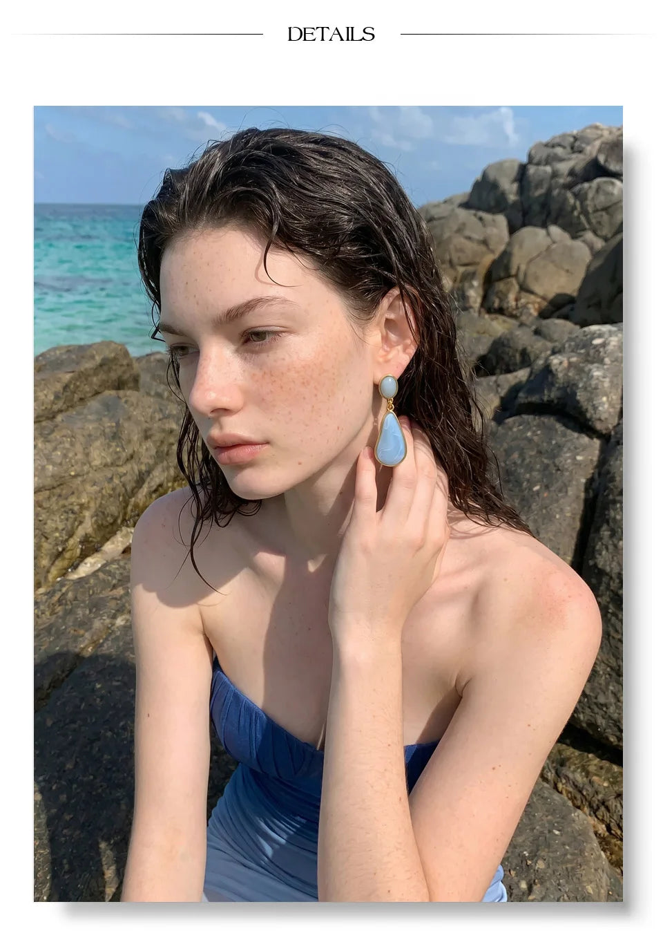 Resin acrylic geometric earrings in gold-plated stainless steel with resin and acrylic.