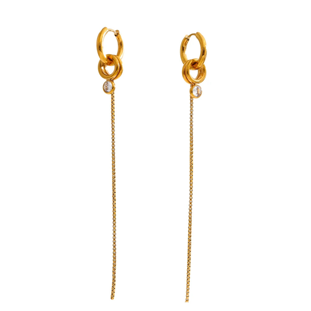 Geometric chain earrings in gold-plated stainless steel.
