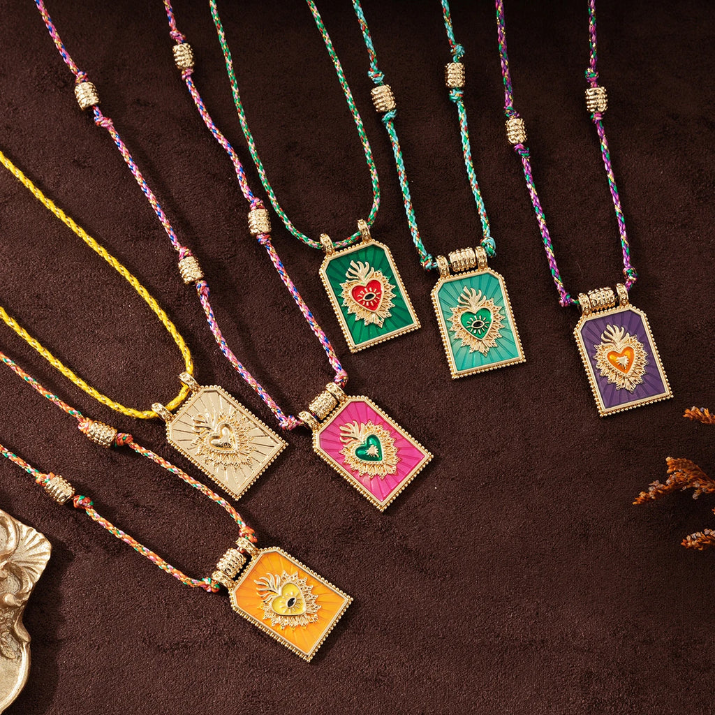 Minimally colored heart tarot card pendant necklace, women's collarbone chain, gold-plated and color preserving