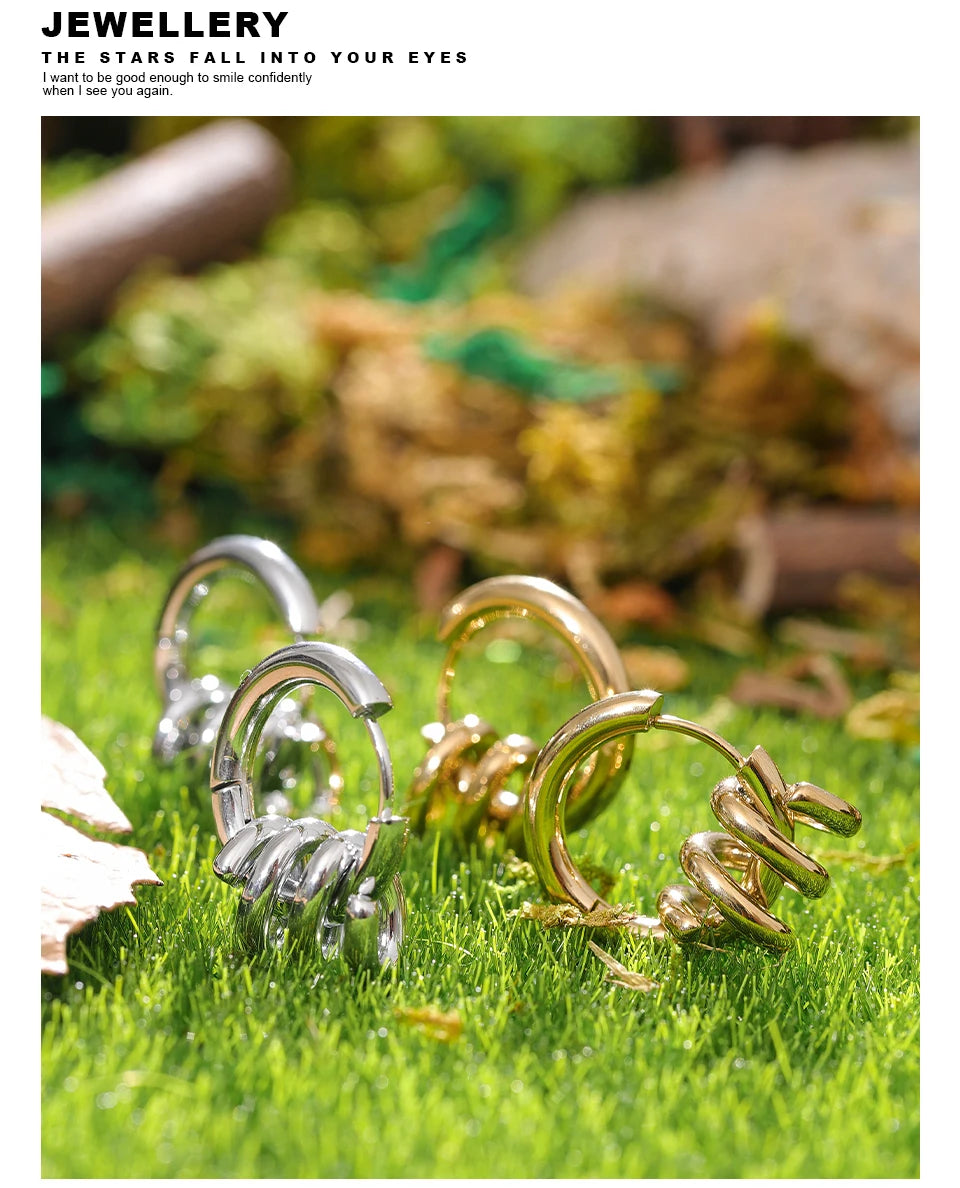 Geometric earrings in gold-plated stainless steel.
