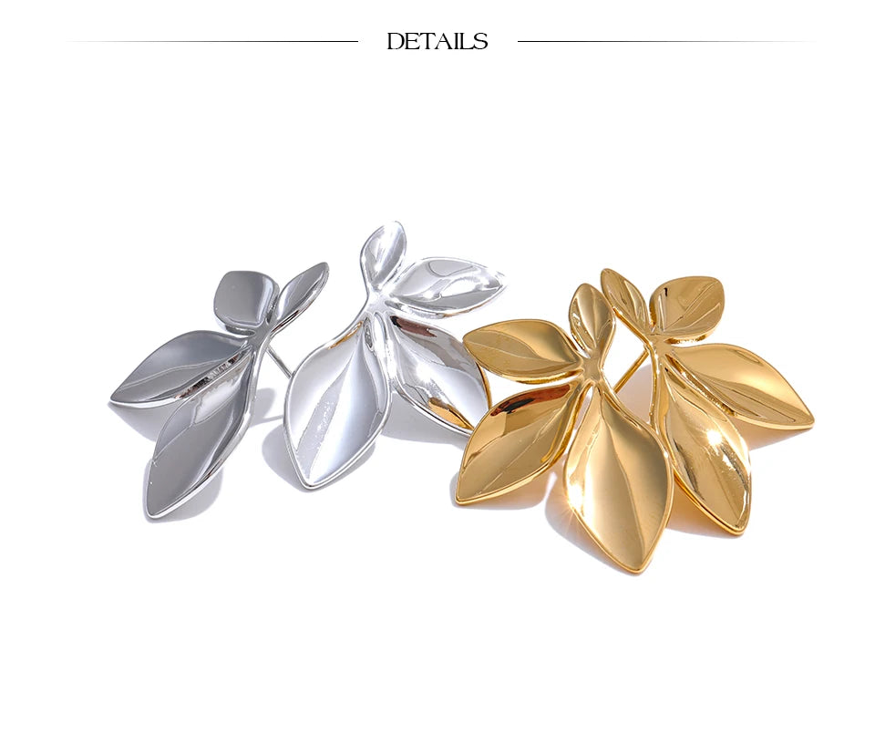 Flower geometric earrings in gold-plated stainless steel.