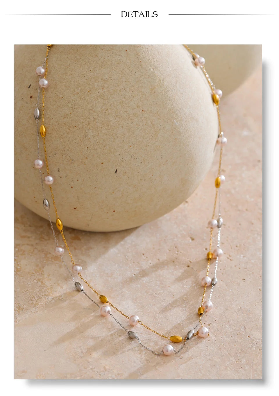Pearl beaded geometric necklace in gold-plated stainless steel with pearl.